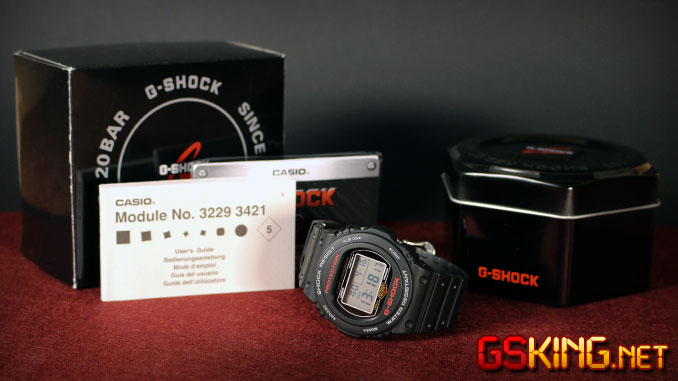 Casio G-Shock DW-5750E-1ER Lieferumfang: Verpackung, sechseckige Metall-Dose, Bedienungsanleitung für Module No. 3229 3421, Garantie-Karte