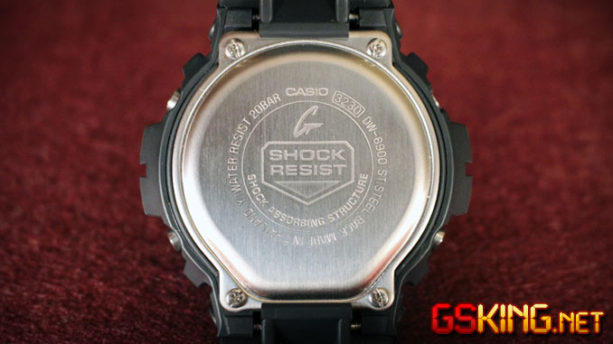 Casio G-Shock DW-6900-1V - Gehäuserückseite mit vierfach verschaubter Stahlplatte (Plateback-Case)