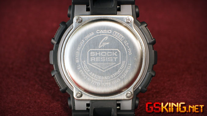 Casio G-Shock GD-100-1AER - grosses Hybrid Gehaeuse aus Resin mit rückseitiger Stahlplatte (Plateback-Case)